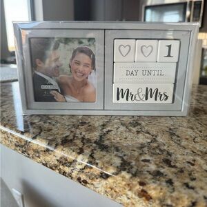 Wedding countdown frame - NWOT